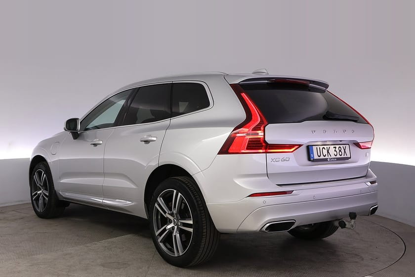 Bild 4 av Volvo XC60 T8 AWD Recharge Re Inscription Drag Pano B&W BLIS Kamera