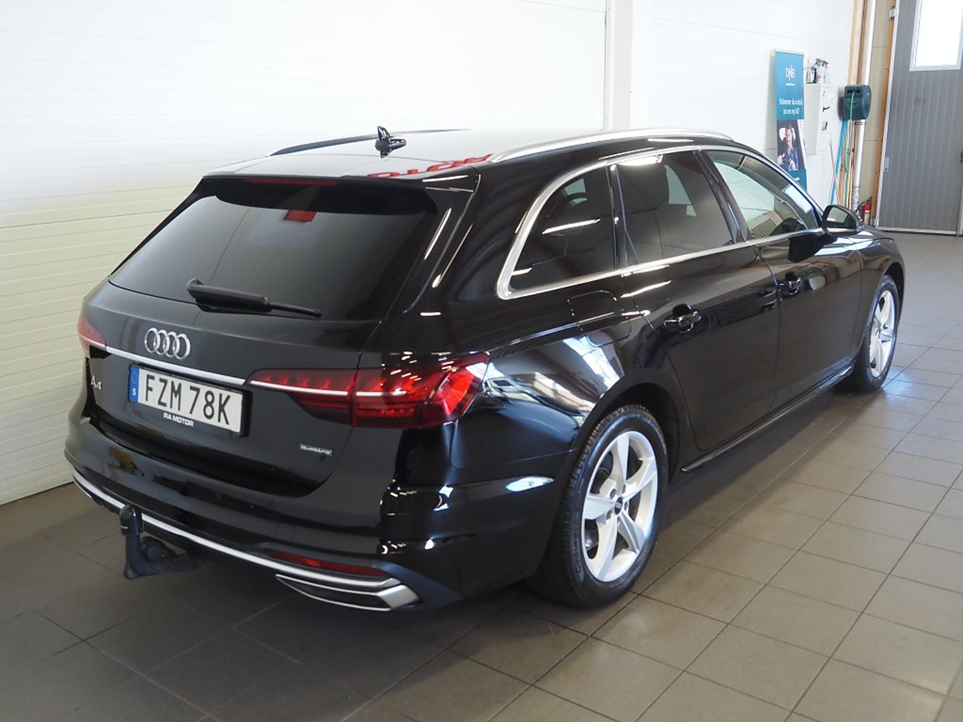 Audi A4 2022, photo 6/10