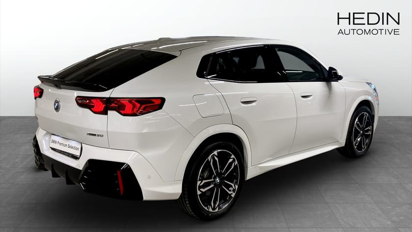 Bild 2 av BMW iX2 xDrive30 xDrive 30  M-SPORT DRAGKROK PARK-ASSIST BACKKAMERA