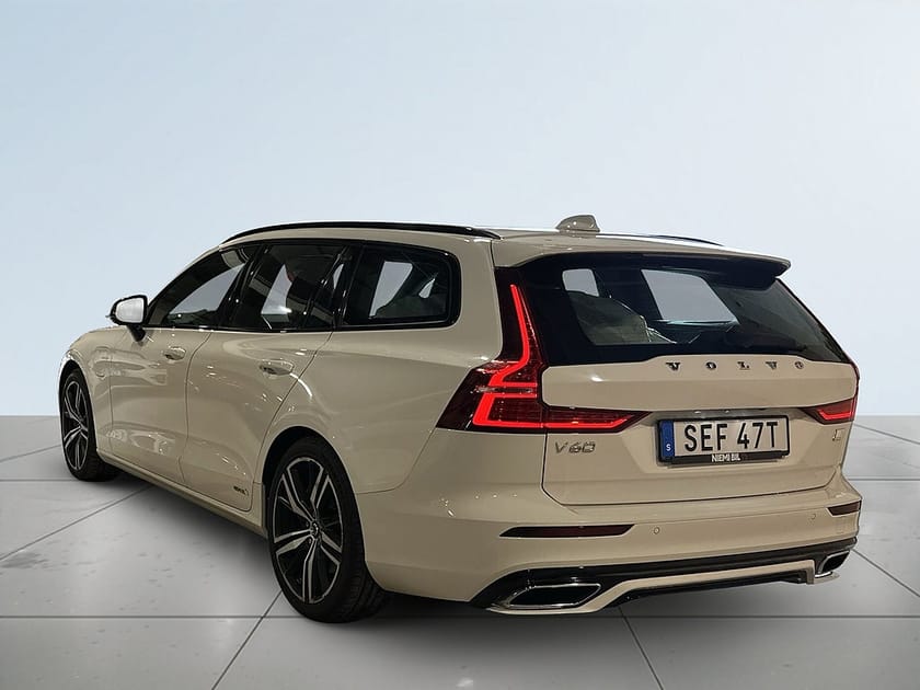 Bild 5 av Volvo V60 Recharge T6 AWD R-Design Drag Pvärm Skinn Kamera SoV