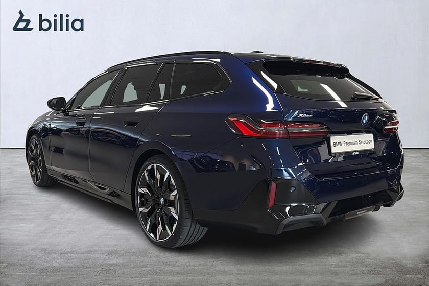Bild 2 av BMW 550e xDrive Touring 550 M-sport Pro | DEMO | Panorama | B&W
