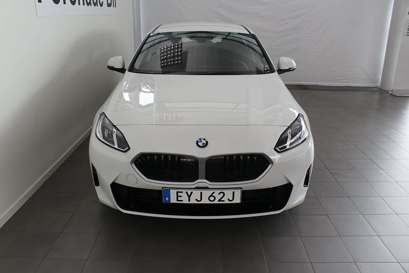 Bild 2 av BMW 120 Automat Rattvärme Backkamera 17" Drive/Park Assist
