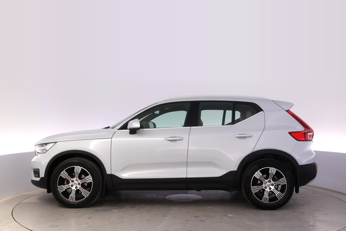 Volvo XC40 2022 - miniatyr 2