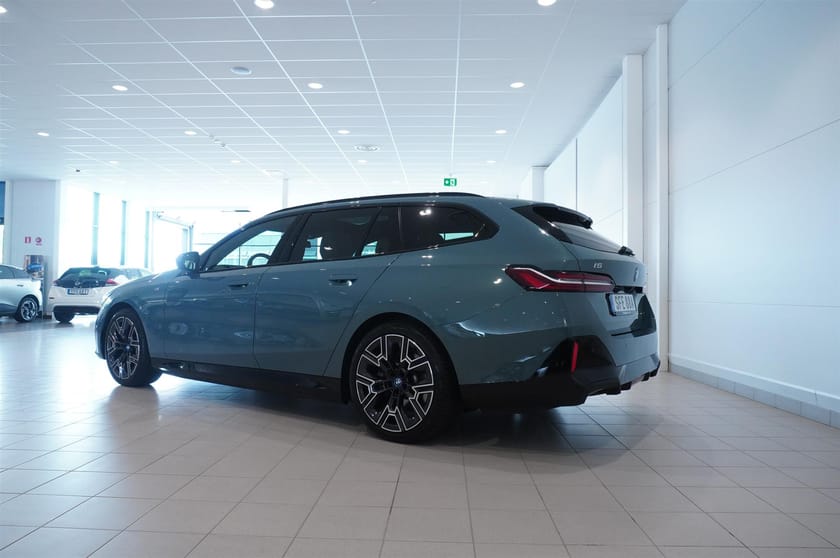 Bild 3 av BMW i5 eDrive40 Touring M Sport Inno Bw Fartpilot Pro