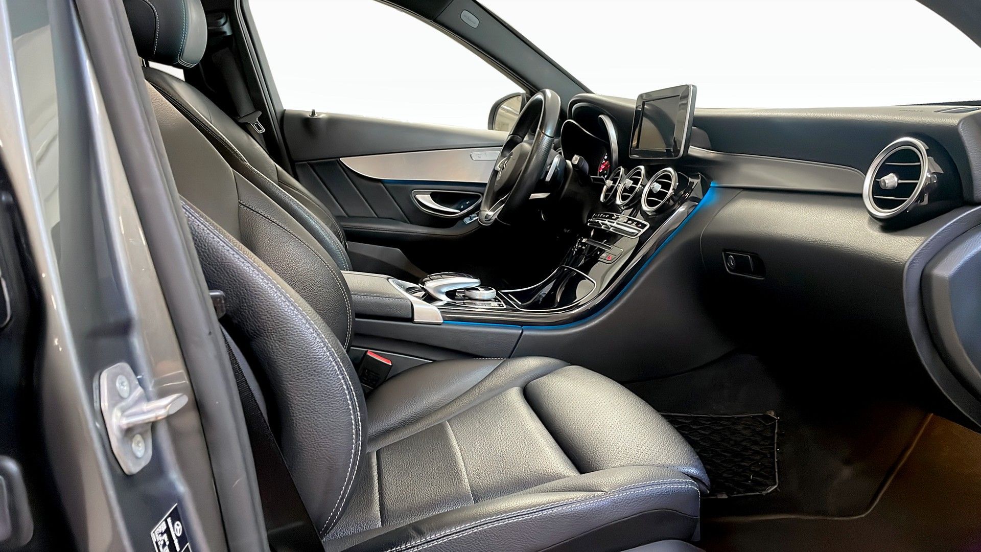 Mercedes-Benz C 2017, bild 3/23