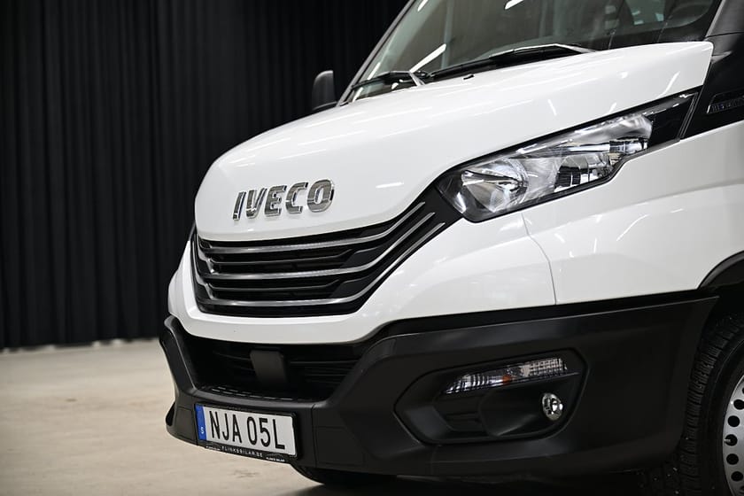Bild 5 av Iveco Daily 35-140 Chassi Cab 136HK Automat|Volymskåp|Bakgavellyft|Sidodörr|Lågmil