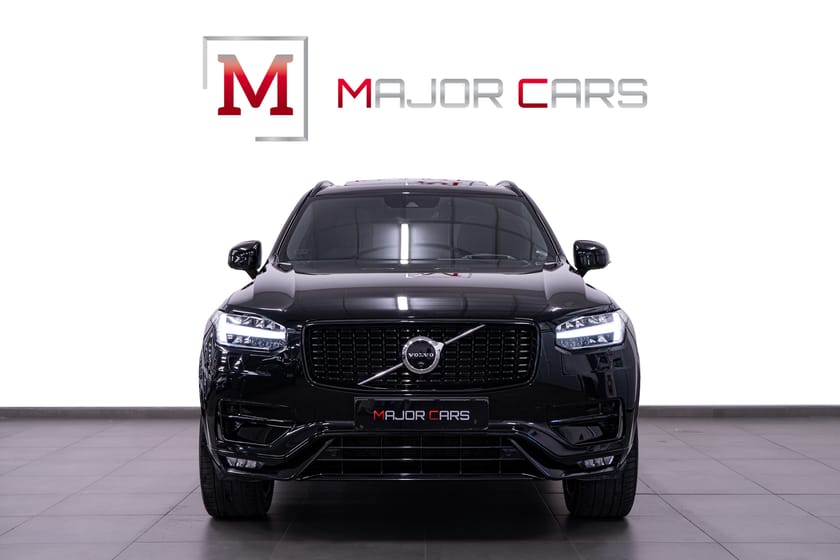 Bild 2 av Volvo XC90 7 Säten B5 AWD R-Design Pano H/K Luft-F 360° HuD 250hk