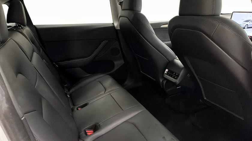 Bild 5 av Tesla Model Y Standard Range RWD 299hk Drag