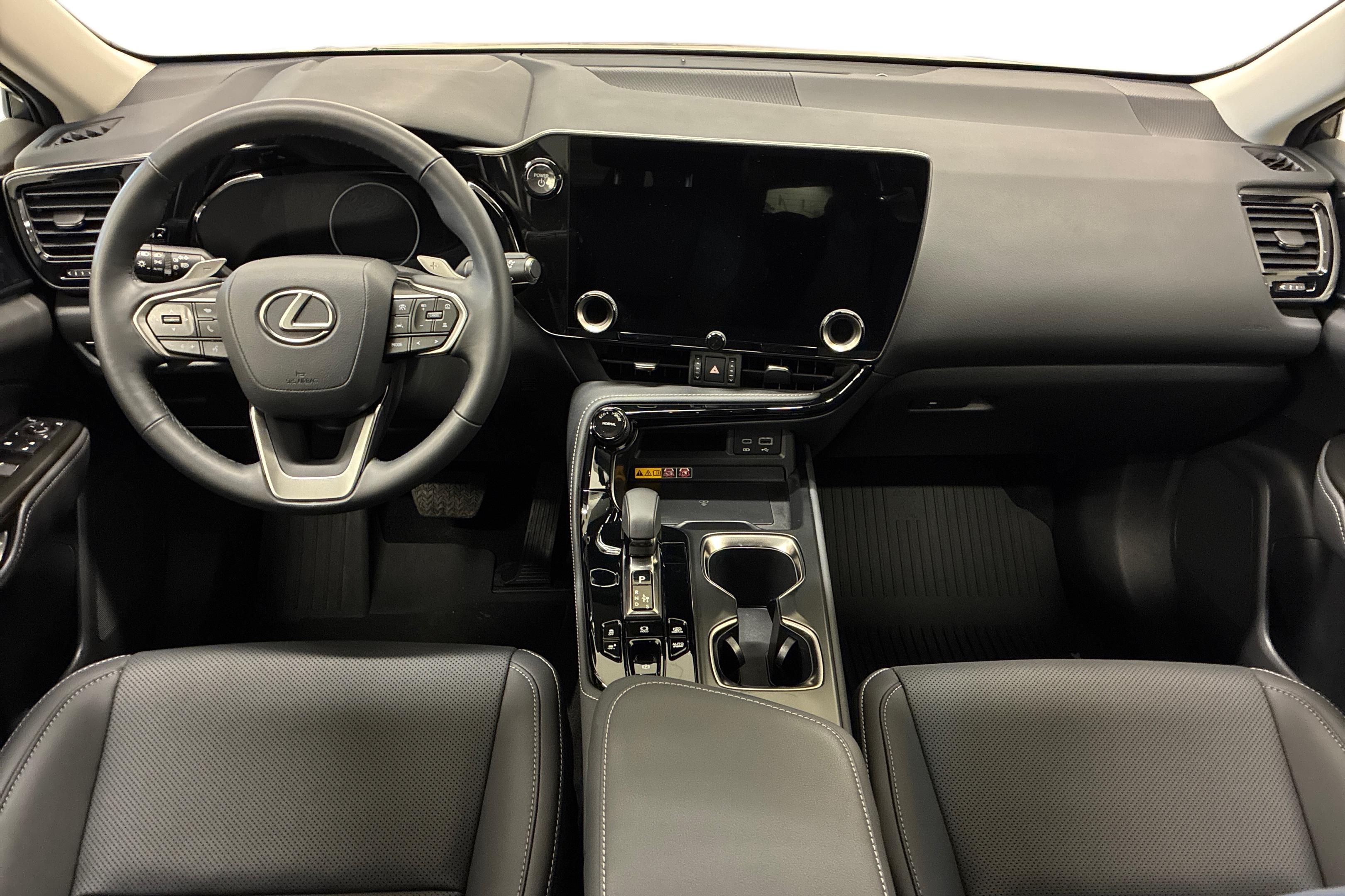 Lexus NX 450h+ E-CVT, 309hp, 2025