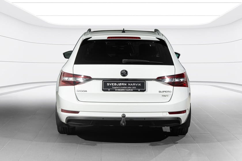 Bilde 4 av Škoda Superb Stasjonsvogn Sup 3 stv l&k tdi 190 4x4 dsg