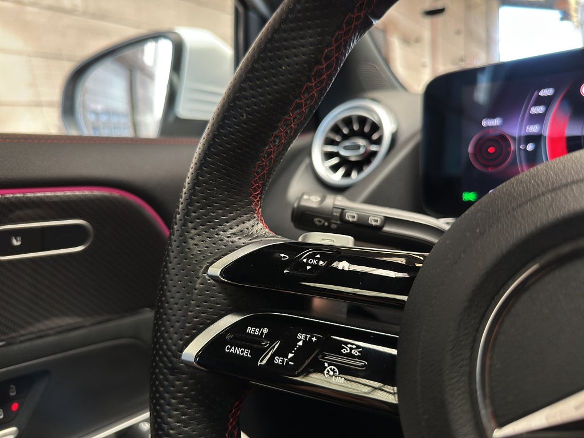 Mercedes-Benz GLA 250 e, bild 16 av 18