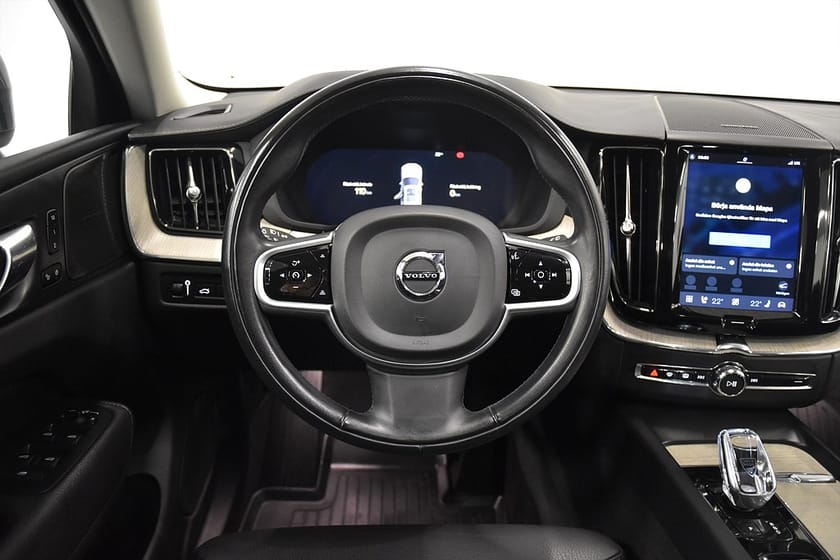 Bild 2 av Volvo XC60 T6 AWD Inscription P-Värm Pano Drag H/K Orrefors 350hk