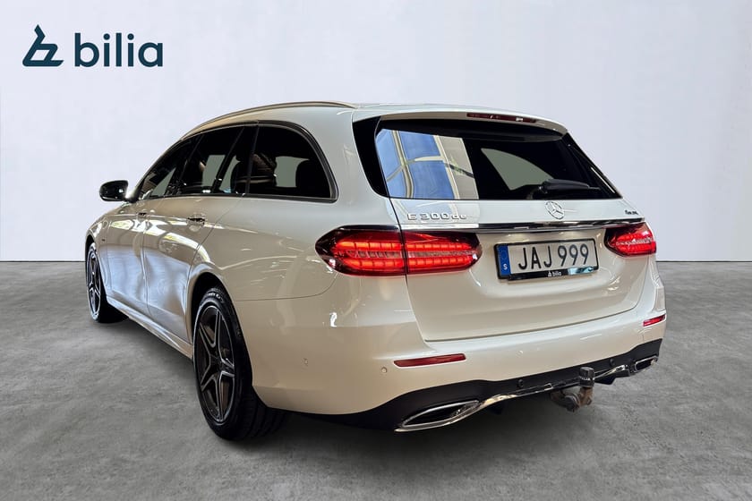 Bild 3 av Mercedes-Benz E 300 T de 4MATIC AMG BURMESTER 360° VÄRMARE DRAG