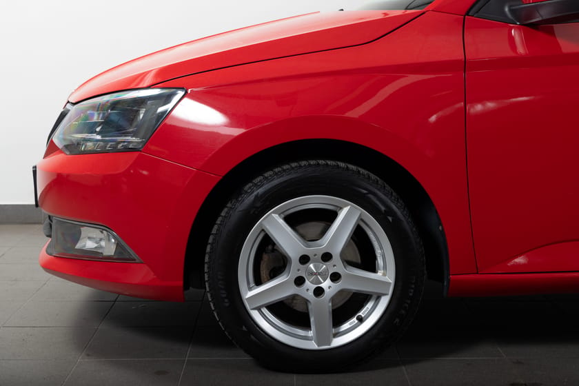 Bild 4 av Škoda Fabia Kombi 1.2 TSI 90hk Carplay/Keyless/PDC/LM