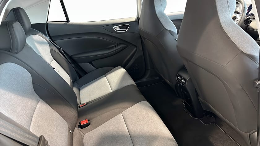 Bild 5 av MG 4 EV Urban MG4 COMFORT 43KWH (BLACK) - STONE GREEN