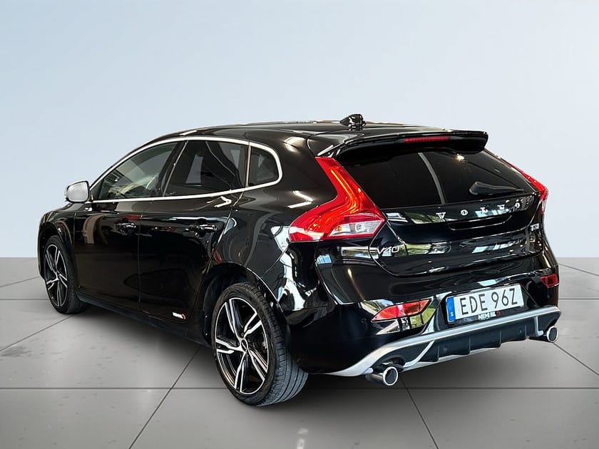 Bild 5 av Volvo V40 T3 R-Design SoV/MoK/Psens/Extraljus/Halvskinn/Fhållare