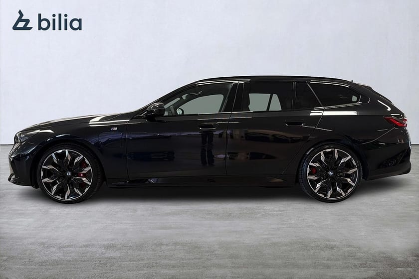 Bild 3 av BMW 550e xDrive Touring 550 M-sport Pro | Panorama | Komfortstol