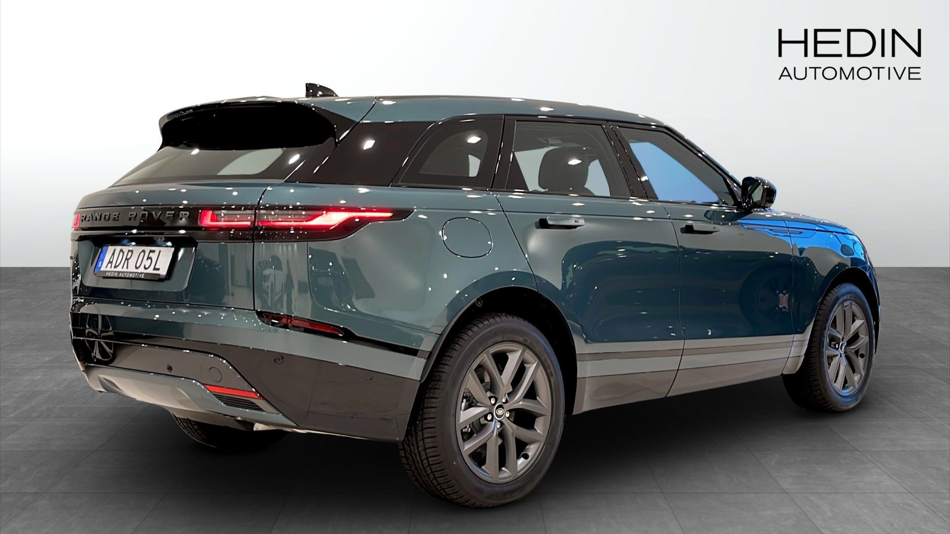 Land Rover Range Rover Velar P400e 2026, photo 2/10