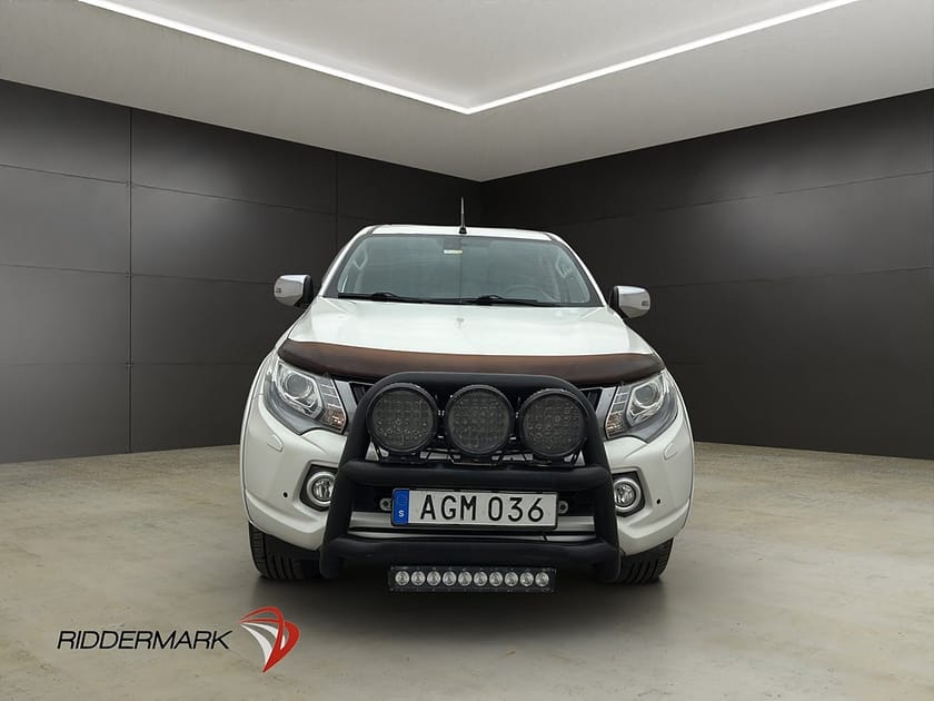 Bild 5 av Mitsubishi L200 Dubbelhytt 2.4 4WD Värmare Drag Skinn Diff Kamera Kåpa