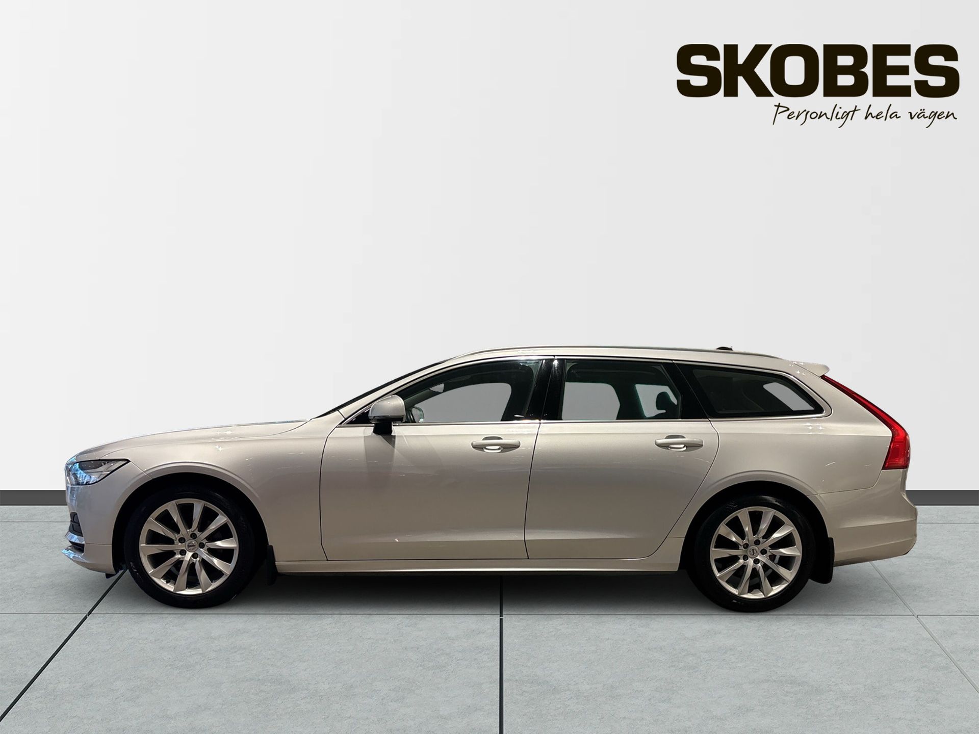 Volvo V90 D4 Momentum SE 2019, bild 4/10