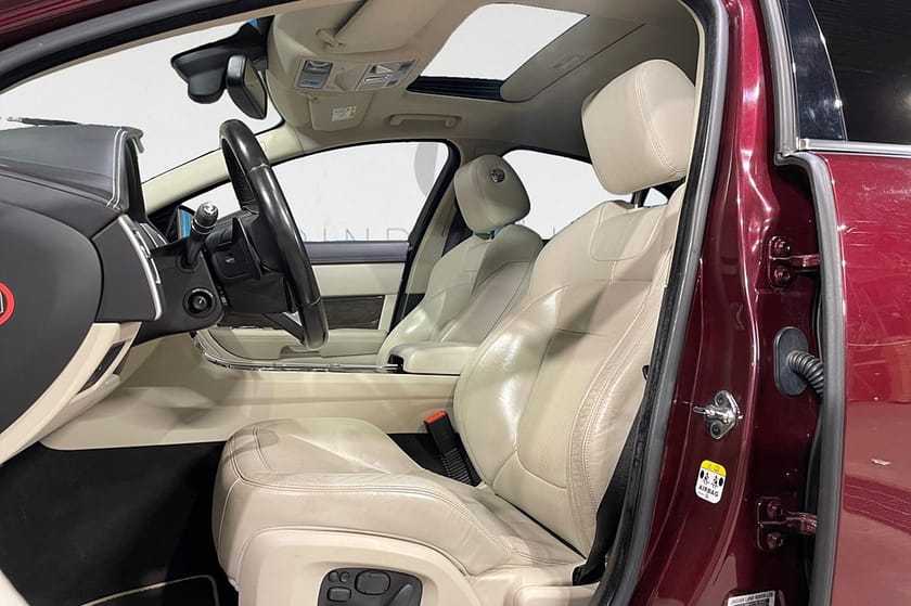Bild 3 av Jaguar XF 3.0 V6 340 HK AUT AWD PREMIUM LUXURY NAVI M&K 12100MIL