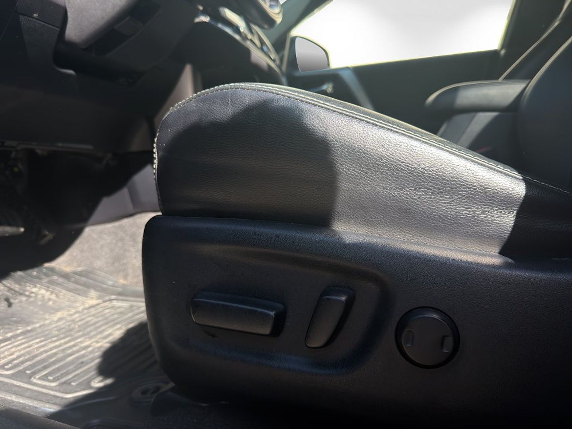 Toyota RAV4 Hybrid, bild 14 av 17