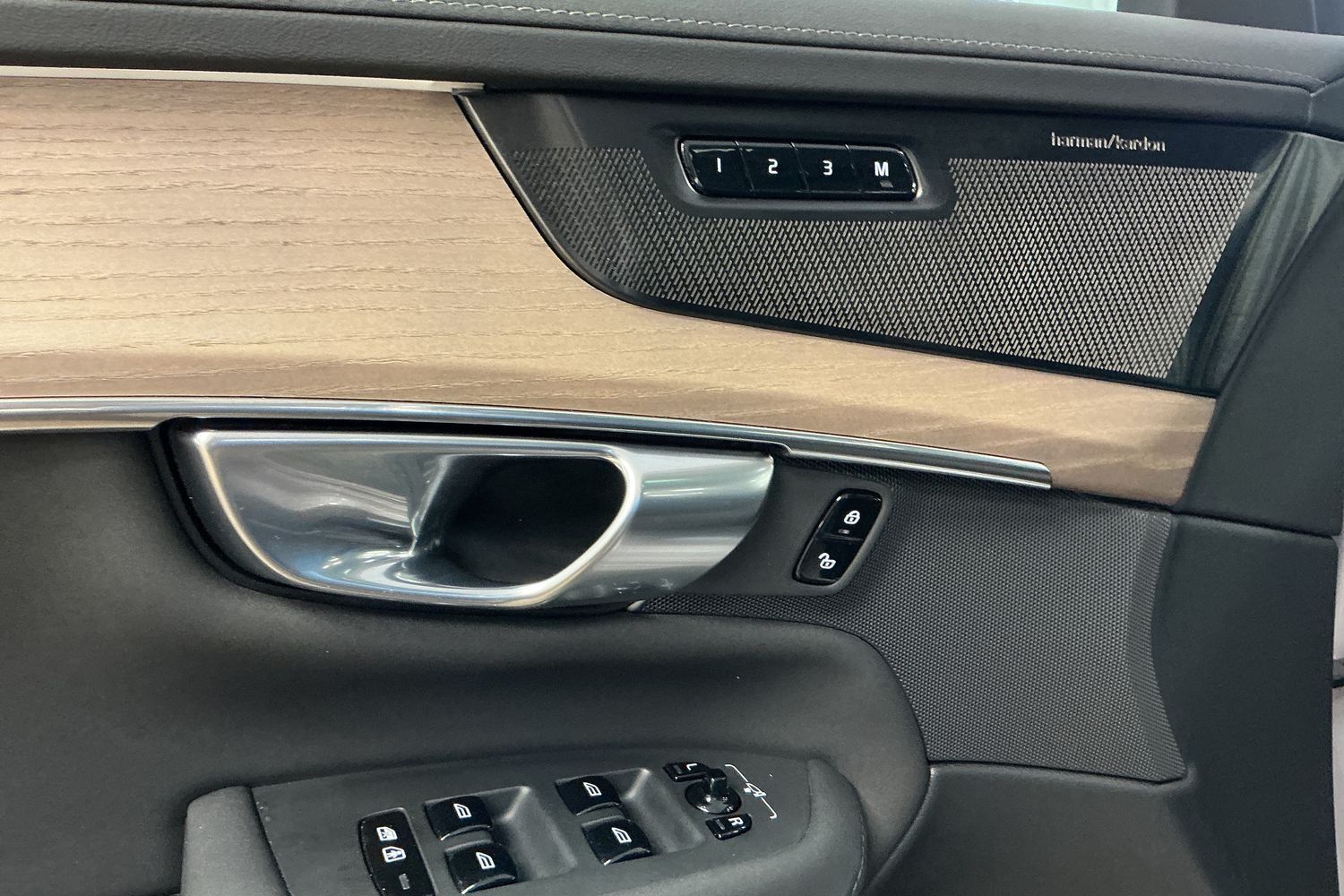 Volvo XC90 T8 Plug-In Hybrid AWD Geartronic, 8-trins, 456ps, 2026