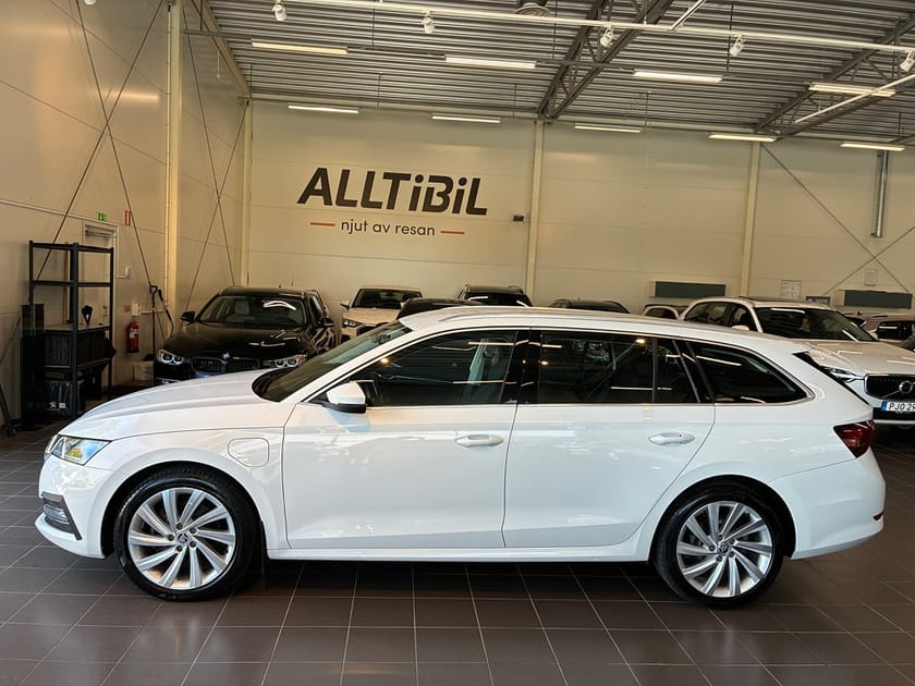 Bild 2 av Škoda Octavia Kombi iV Skoda Style Cockpit/Adaptiv Farthållare/Keyless