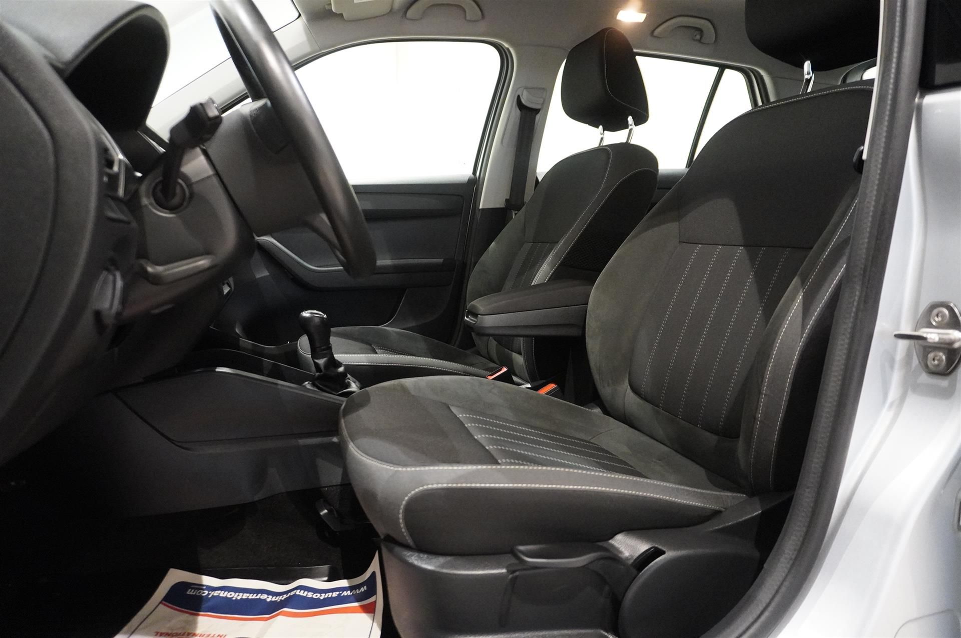 Skoda Fabia 1.0 MPi Style P-Sensor 2019, bild 5/10