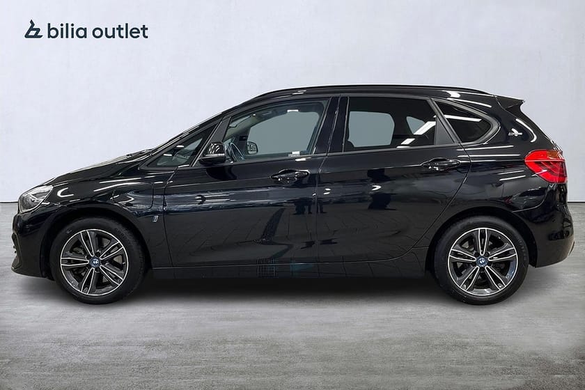 Bild 3 av BMW 225xe Active Tourer Steptronic Sport line 224hk Navi Head up