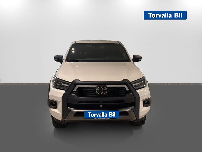 Bild 2 av Toyota Hilux Dubbelhytt 2.8 4WD Invincible *V-hjul + Dragkrok*