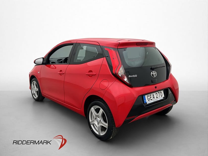 Bild 5 av Toyota Aygo 1.0 X-PLAY Endast 0,38l/mil Kamera 360kr skatt