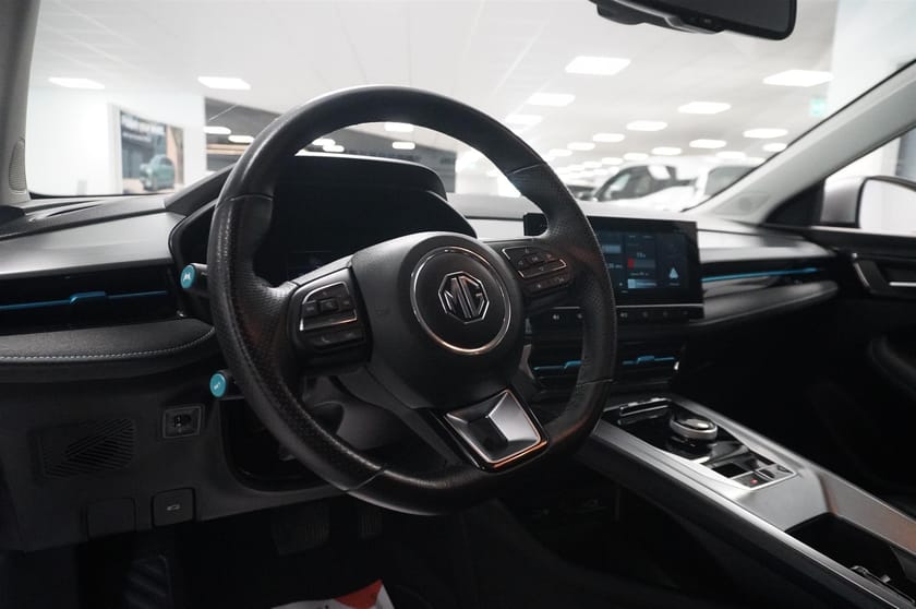 Bild 3 av MG 5 Standard Range SR Lux 50kWh 360 Elstol CarPlay
