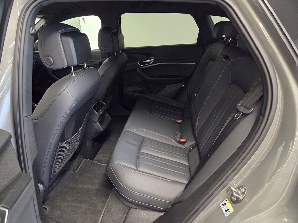 Audi Audi Q8 55 e-tron quattro — bild 7