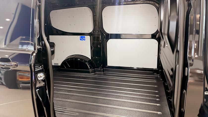 Bild 5 av Ford E-Transit Custom 340 AWD |SPORTS VAN |218hk |EL |320S |360 kamera |