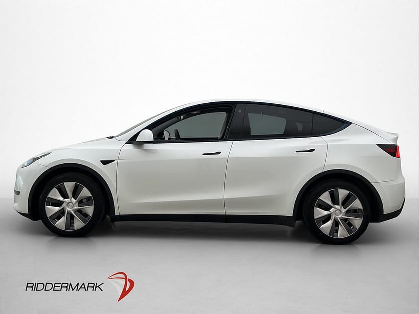 Bild 5 av Tesla Model Y Long Range AWD Svensksåld Autopilot Pano MOMS