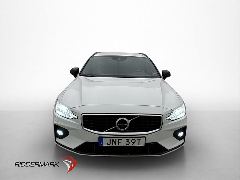 Bild 2 av Volvo V60 D4 R-Design VOC H/K 360° HUD Skinn  Rattvärme Drag