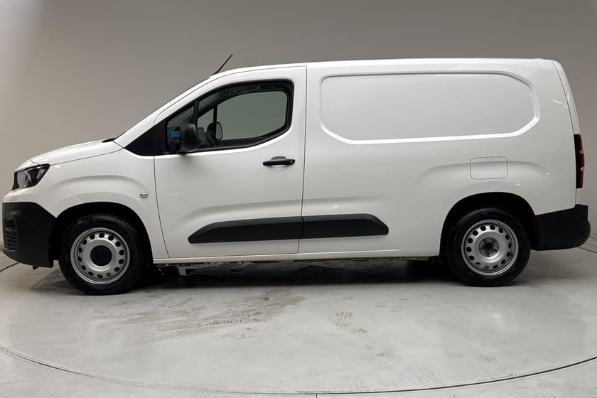 Bild 2 av Peugeot Partner Utökad Last 1.5 HDI Skåp (100hk) L2 Verkstadsinredning