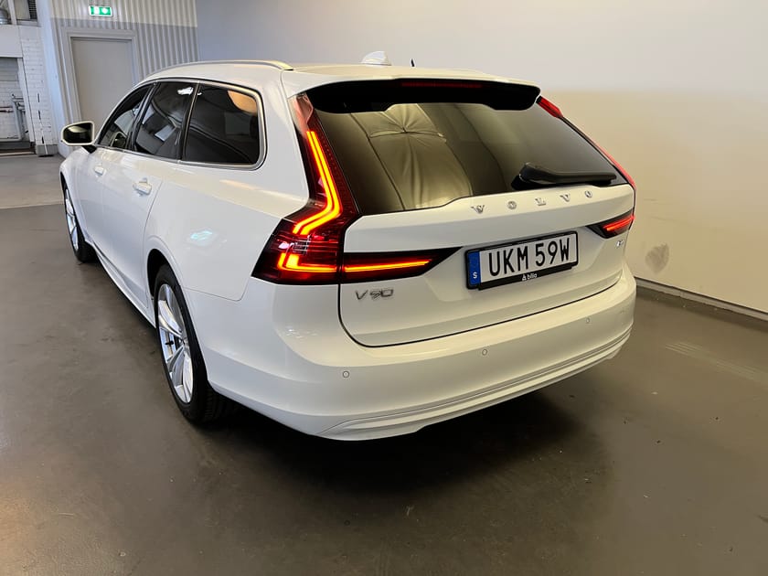 Bild 3 av Volvo V90 B4 Diesel Momentum Advanced SE/ Navigation/ BLIS/ Backkamera/