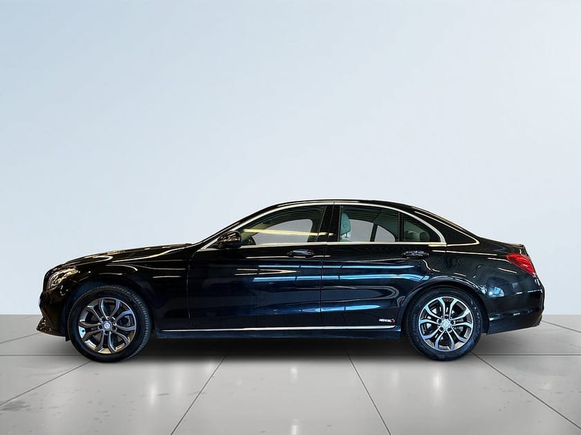 Bild 4 av Mercedes-Benz C 250 d 4MATIC Avantgarde/Drag/MoK/S&V-Däck/B-Kamera