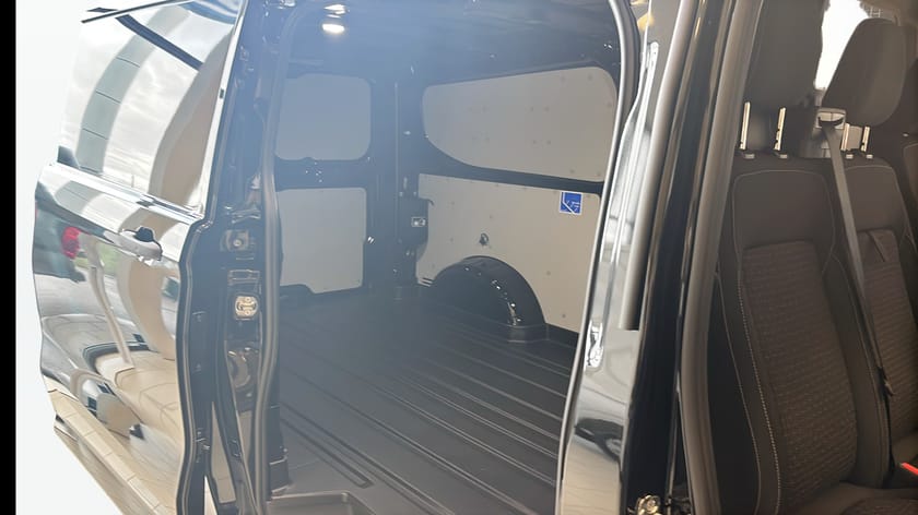 Bild 5 av Ford Transit Custom 320 Plug-in Hybrid PHEV L2 *Ink vinterhjul & serviceavtal*