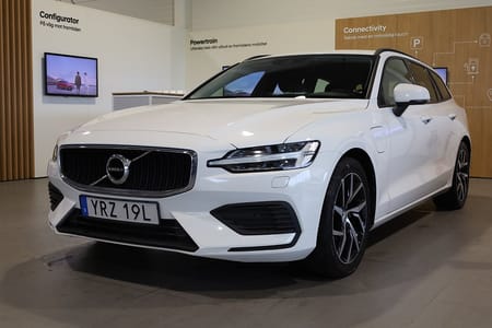 Volvo V60 T6 Twin Engine AWD AUT Momentum Navi VOC Leasbar