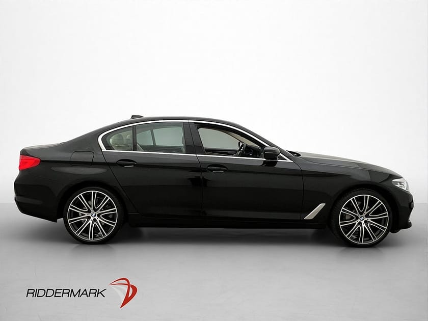 Bild 4 av BMW 530e xDrive iPerformance Sedan Taklucka Skinn H/K Kamera Drag 20" 252hk