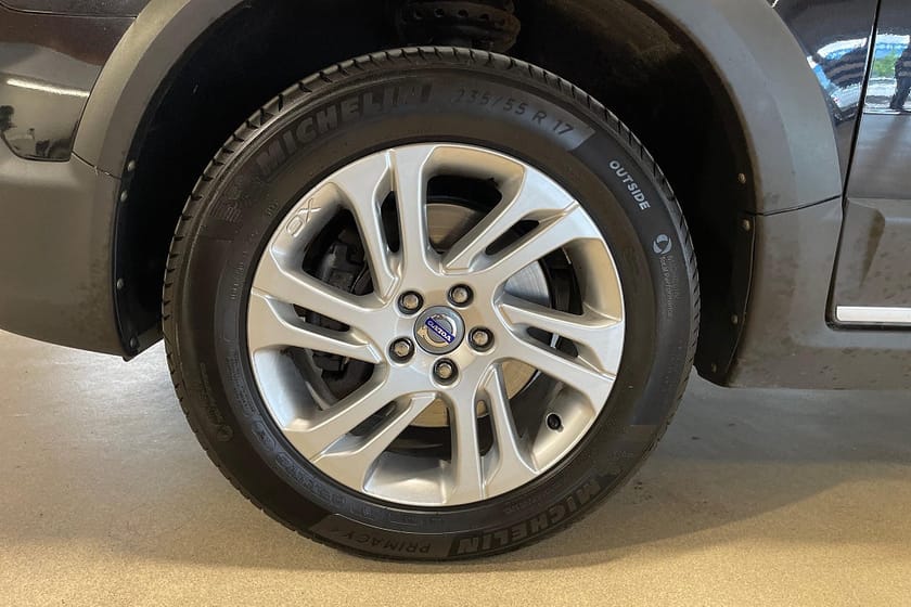 Bild 5 av Volvo XC70 D4 AWD Nordic / 2-brukare / Skinn / Dragkrok / Värmare