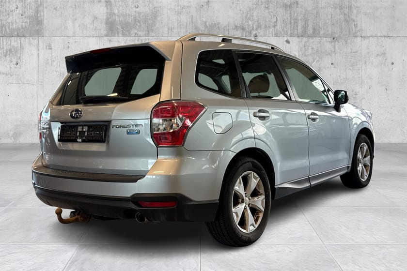 Bilde 5 av Subaru Forester 4WD 2.0 147hk/Krok/Soltak/Skinn/R.kam/Keyless++
