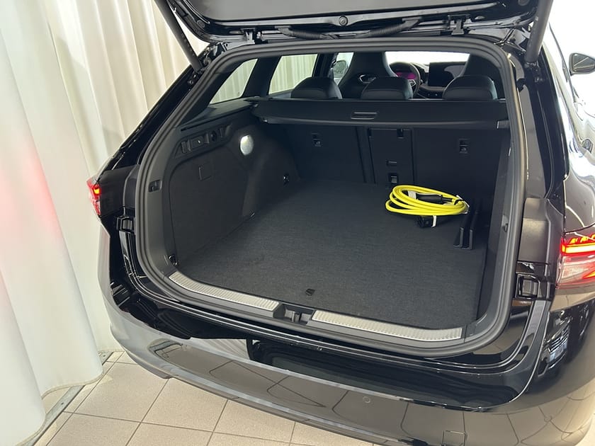 Bild 4 av Škoda Superb iV Kombi COMBI SPORTLINE 1,5 TSI 204 HK 6 VXL DSG