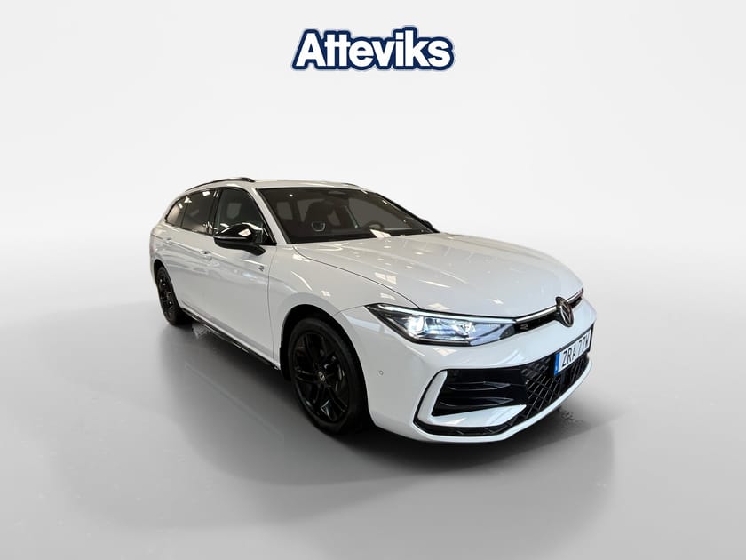 Bild 1 av Volkswagen Passat Variant eHybrid R-LINE 1.5 TSI *Panoglastak/Elstolar*