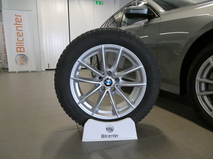 Bild 2 av BMW 330e xDrive Touring