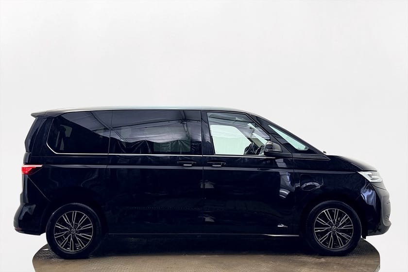 Bild 5 av Volkswagen Multivan eHybrid Life Plus Top 6sits Drag Pano Cockpit Värmare