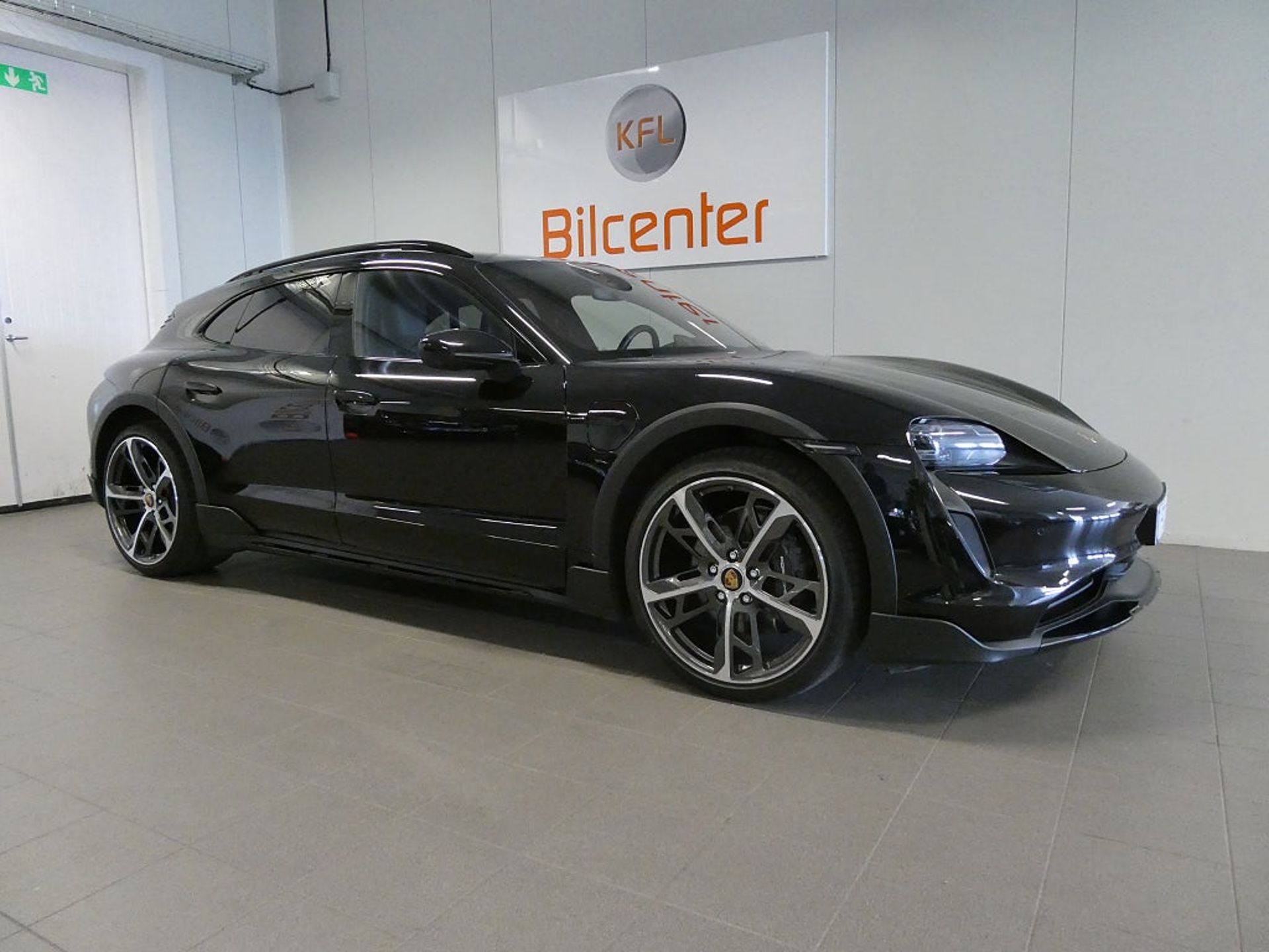 Porsche Taycan 4 Cross Turismo DD Chrono 2024, photo 4/10